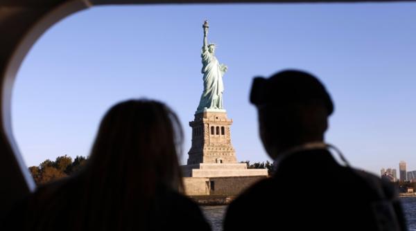 traseul titanicului a fost refacut vasul de croaziera balmoral a ajuns la new york