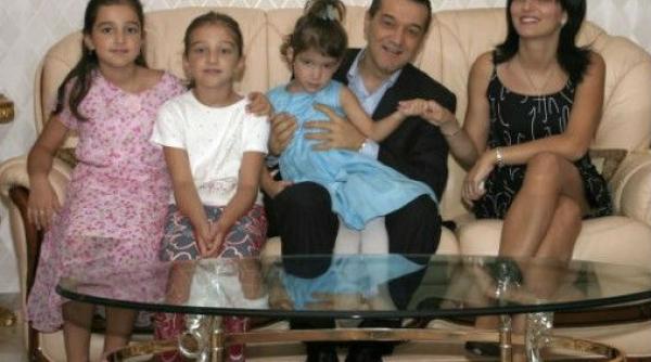 patronul stelei gigi becali e un tata dur educatie cu toporisca pentru cele trei fete