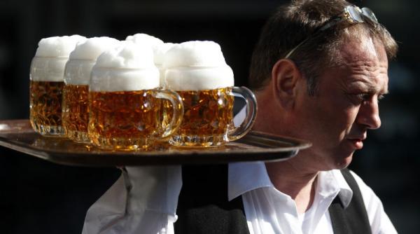 un serviciu privat de ambulanta promite vindecarea de mahmureala in 45 de minute