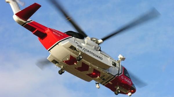 cu elicopterul la piata un pilot al garzii de coasta scotiene a fost suspendat dupa ce a aterizat pentru a face cumparaturi video