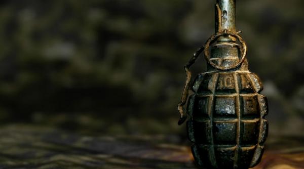 grenade in capitala dispozitivele se aflau in apa la piciorul podului colentina
