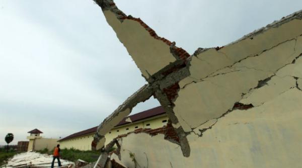 indonezia zguduita de doua cutremure nu a fost emisa alerta de tsunami