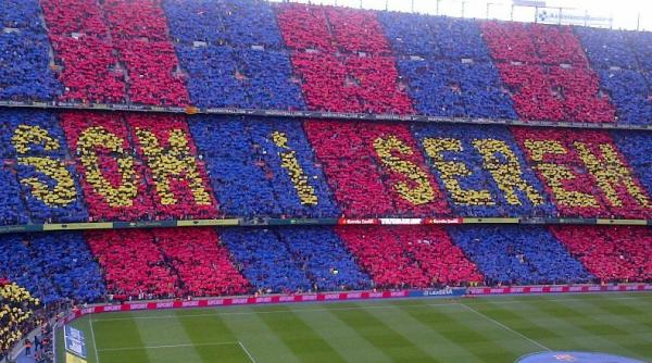 coregrafie de 5 stele pe camp nou un mesaj gigant a colorat tribunele in rosu galben si albastru video