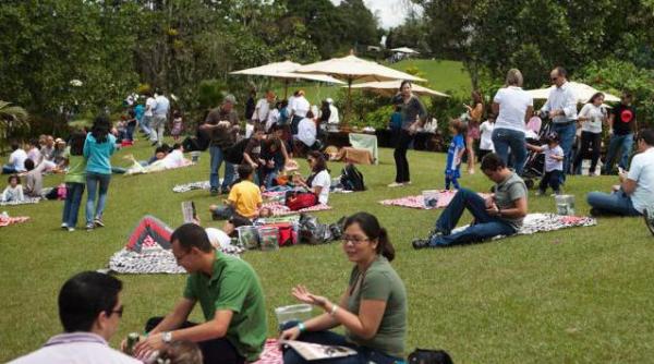 vacanta prelungita de 1 mai guvernul va declara ziua de luni 30 aprilie 2012 drept zi nelucratoare in sectorul public