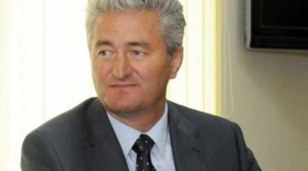 ani lasa un primar incompatibil sa candideze