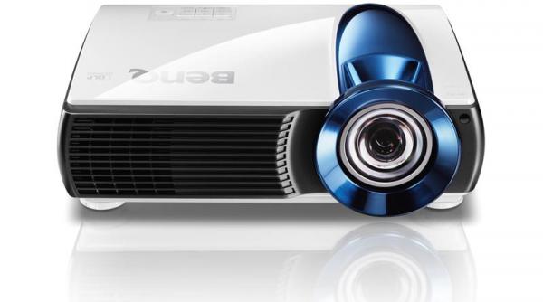 benq mizeaza pe proiectoarele cu tehnologie laser