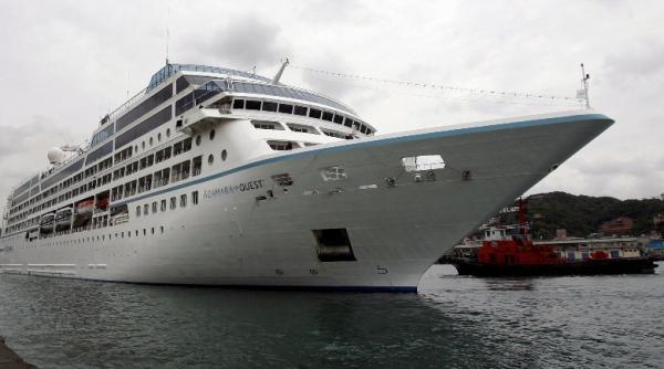 taxa pe lux adoptata pe articole de camera deputatilor impozit de 1 25 pe averea de peste 900 000 de euro