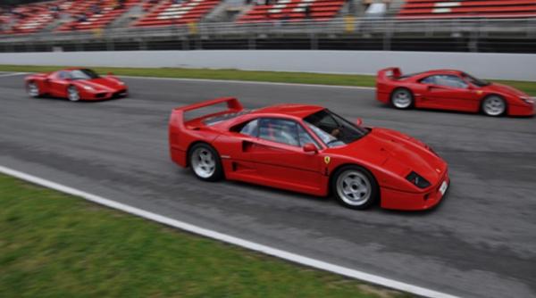 ferrari f40 impline te 25 de ani