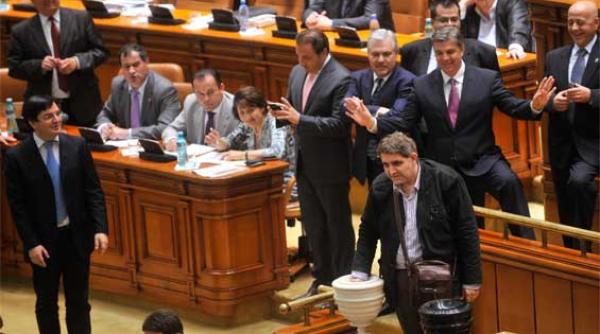 o fotografie exceptionala bila care a demolat guvernul