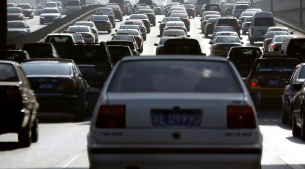 trafic ingreunat spre brasov soferii sunt sfatuiti sa evite depasirile