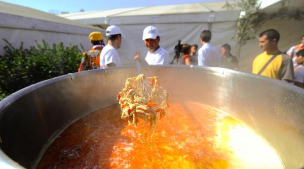 ghid pentru suporterii spanioli care vin la bucuresti mancarea care caracterizeaza gastronomia romaneasca este ciorba vodca este cea mai populara bautura