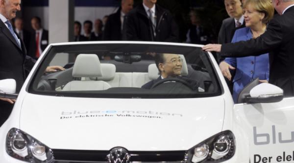 masina care a apartinut cancelarului german angela merkel vanduta prin licitatie online vezi pretul final