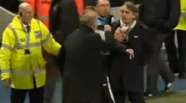 scandal intre ferguson si mancini in timpul finalei pentru titlu in anglia video