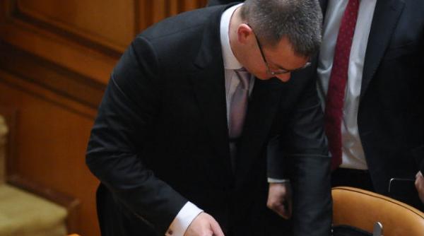 mihai razvan ungureanu exista bani pentru reintregirea salariilor acesti bani i am facut noi pentru romania