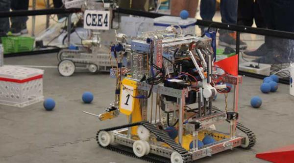 robotelul de voluntari invingator la campionatul mondial de robotica