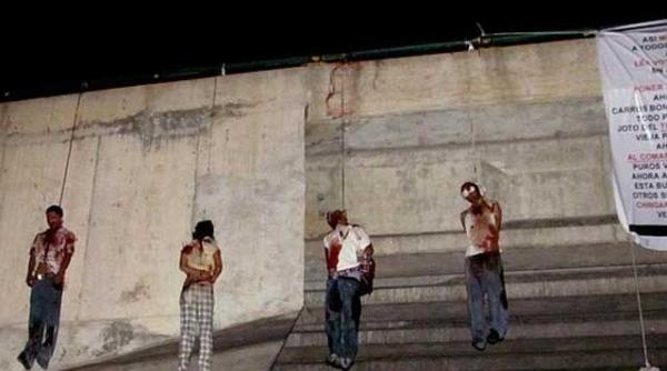 noua persoane au fost spanzurate de un pod deasupra unei sosele din mexic