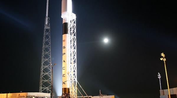 primul zbor privat in spatiu va avea loc pe 19 mai destinata statia spatiala internationala video