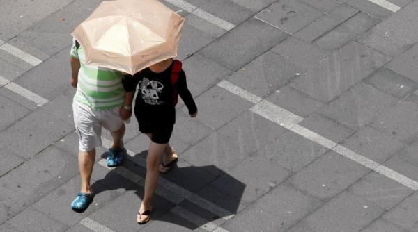 vin ploile dar nu scapam de caldura vezi prognoza meteo pana marti