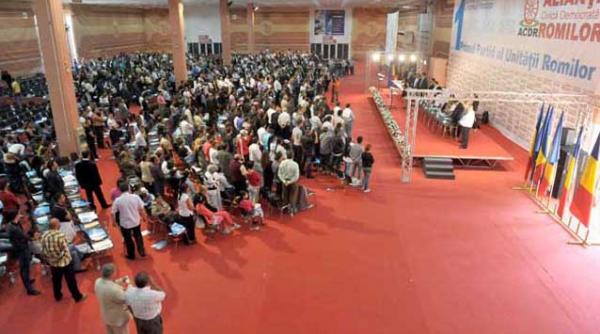 politrucii romi se razboiesc pe voturi si bani liderii romilor sunt acuzati ca s au folosit de banii din proiecte sociale pentru a si face partid politic