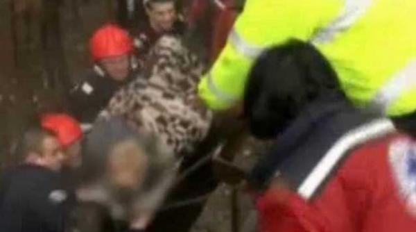 prahova un autoturism in care se aflau patru persoane a cazut intr o rapa adanca de 200 de metri