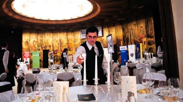 10 joburi care iti pot aduce bani pe timpul verii