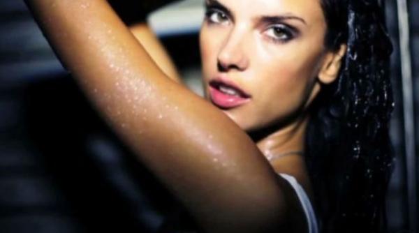 top modelul alessandra ambrosio a nascut un baietel