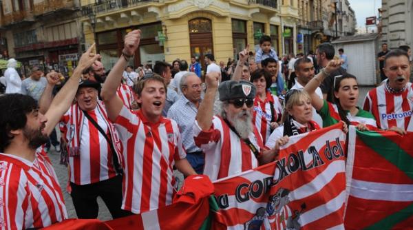 video spaniolii transmit acasa impresii din bucuresti batrane nu stii ce pierzi