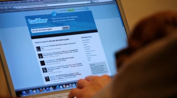 zeci de mii de parole de twitter publicate pe internet