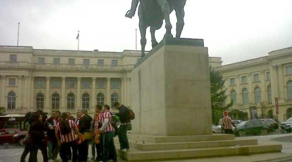 ziua finalei europa league vezi spectacolul strazii in centrul bucurestiului video foto