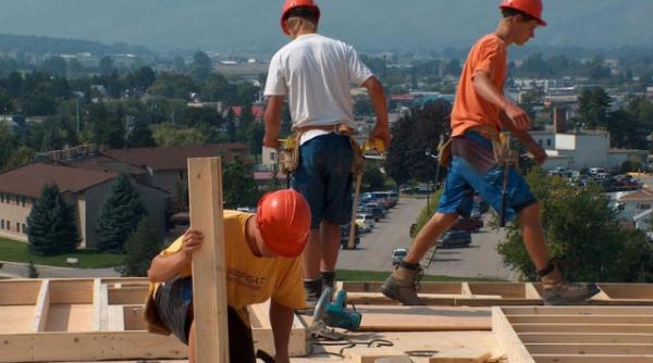 o treime din forta de munca angrenata in economia subterana 2 3 milioane de romani muncesc la negru