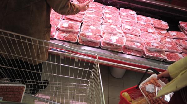 carnea si frunctele proaspete s au scumpit luna trecuta fata de luna martie