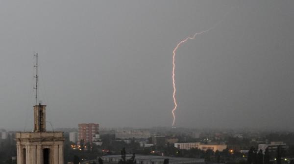 furtuni ploi si grindina in toata tara ce ne aduce vremea in acest weekend