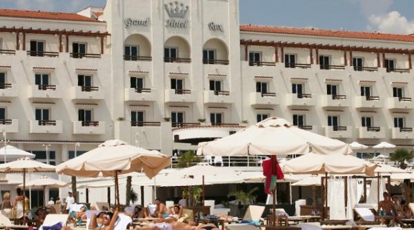 premiera all inclusive pe litoralul romanesc cat costa 5 nopti de 4 stele la mamaia gratuit pentru copiii in varsta de pana la 7 ani