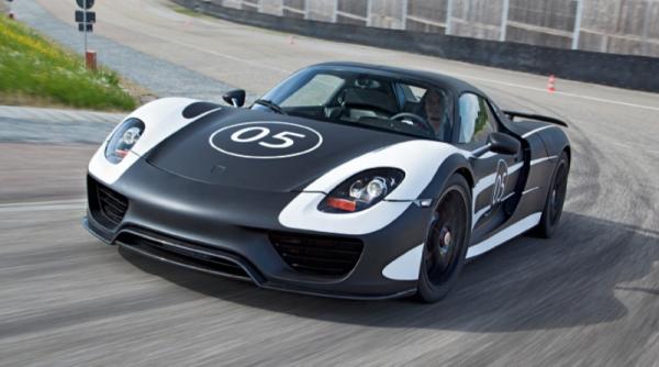 918 spyder supercarul hibrid il face uitat pe carrera gt