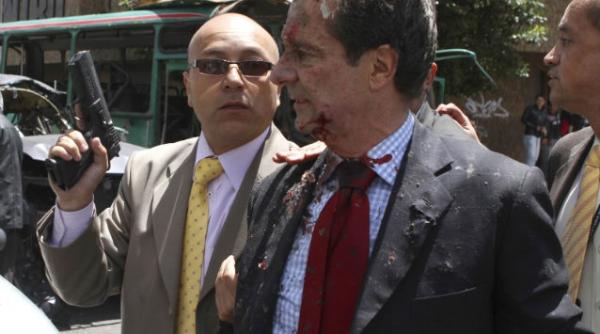 atentat impotriva ministrului de interne din columbia cel putin cinci morti si 17 raniti