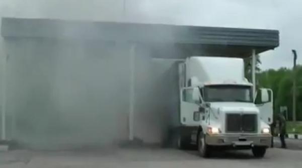 la rusi un tir ia foc intr o benzinarie imagini spectaculoase video