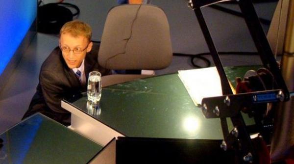 ministrul economiei l a revocat pe hoara de la conducerea agentiei pentru zonele industriale