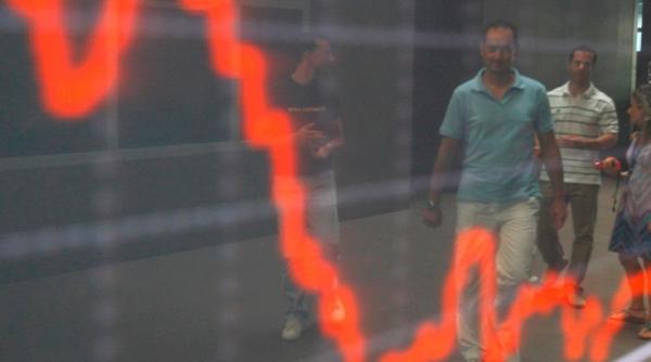 romania este din nou in recesiune dupa sase luni de scadere economica consecutiva