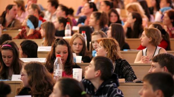 cum arata structura anului scolar 2012 2013 programul vacantelor si calendarul examenelor