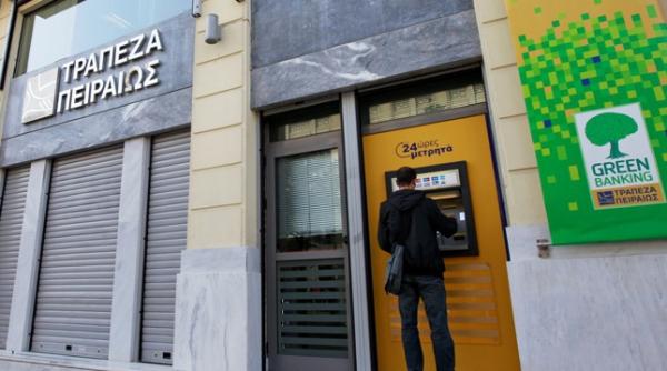 grecii au intrat in panica si si golesc conturile bancare au retras peste 700 milioane de euro intr o zi video