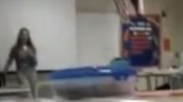 sunt casatorita cu dumnezeu si ii port copilul sfarsitul lumii vine pe 21 12 2012 tulburatoarea marturisire a unei profesoare americane video