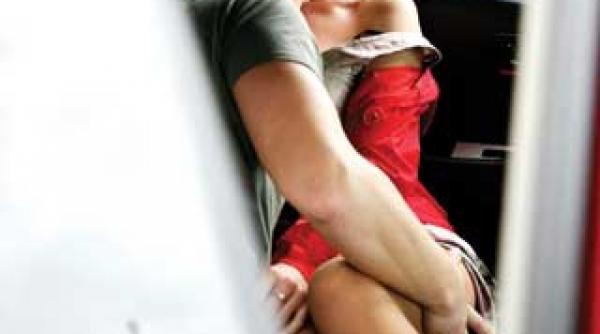 iubiri si ineptii ne pupam sau copulam