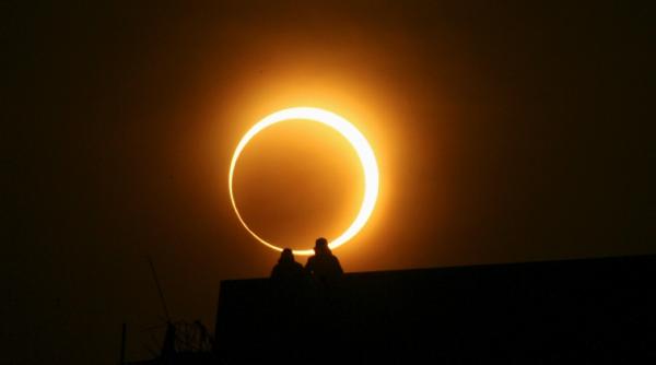 astazi vom fi martorii unui fenomen rar prima eclipsa inelara de soare din acest an video