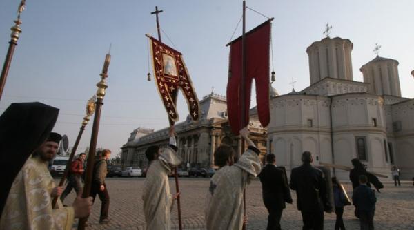 catedrala patriarhala in zi de hram moastele sfintilor imparati constantin si elena vor fi scoase in procesiune