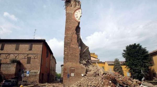 cutremur cu magnitudinea 5 9 in nord estul italiei cel putin sase morti zeci de raniti video