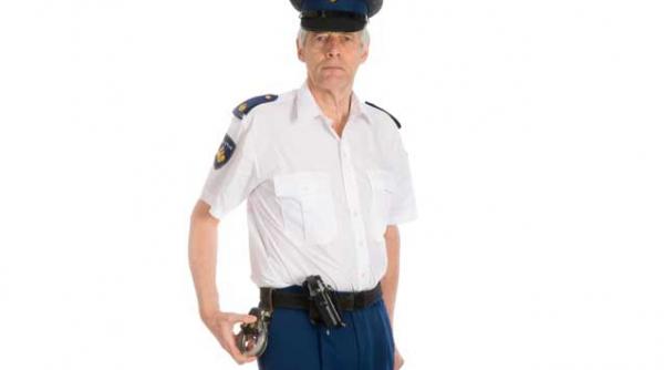 un barbat a murit la scurt timp dupa ce politistii i au pulverizat spray lacrimogen in ochi politia din alba a deschis o ancheta