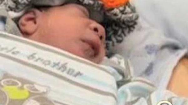 facebook a blocat contul unei mame in urma postarii unor poze cu fiul ei grav bolnav