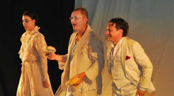 actorul regizor tema unui festival de teatru