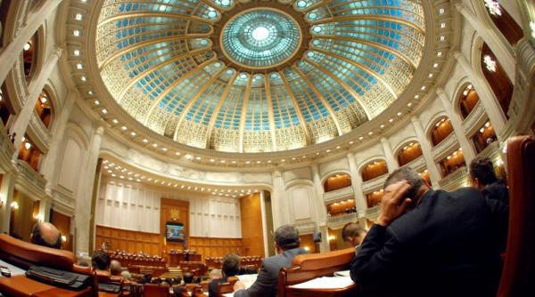 legea votului uninominal a fost adoptata de deputati parlamentarii alesi din primul tur