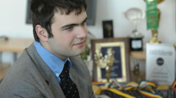 un licean roman a uimit cercetatorii din sua cu aparatul sau care ajuta orbii sa vada cu ajutorul limbii